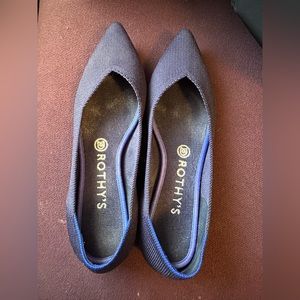 ROTHY’s navy point.  Size 9